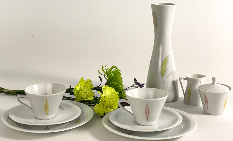 fruestuecks-set-weiss-farbig-50er-jahre-vase